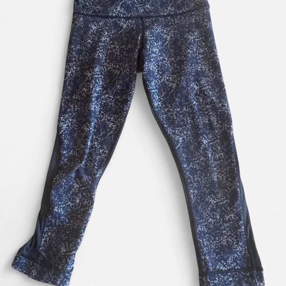 Lululemon Women's Blue and Navy Leggings